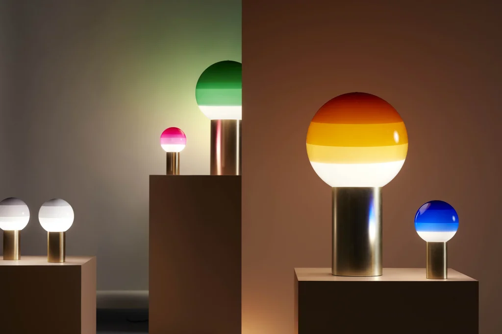 Cala: una lámpara que conecta interior y exterior