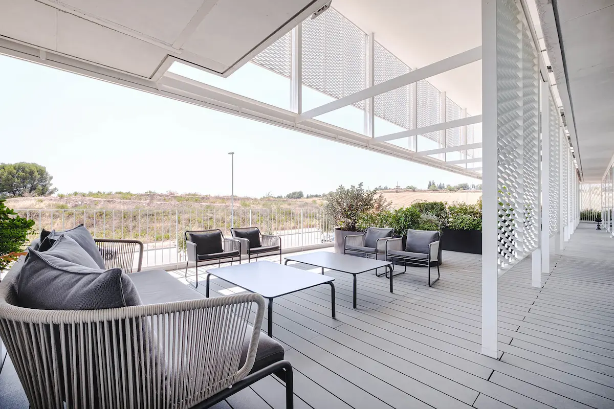Exterior Oficinas Sede Cosmética — En Línea Barcelona