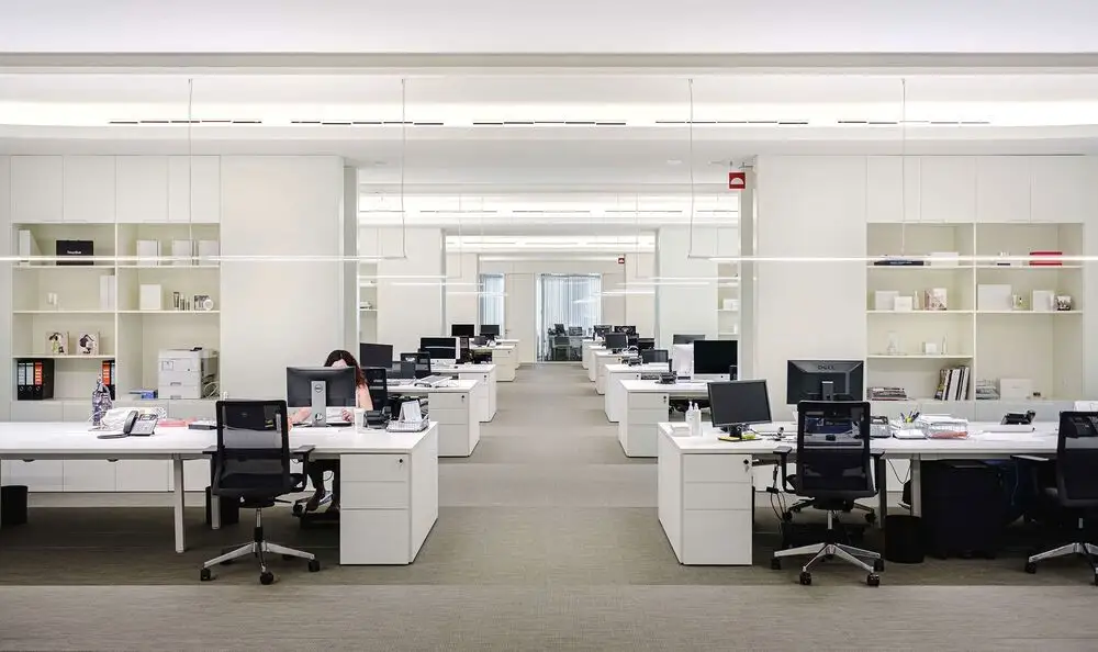 Interior Oficinas Sede Cosmética — En Línea Barcelona